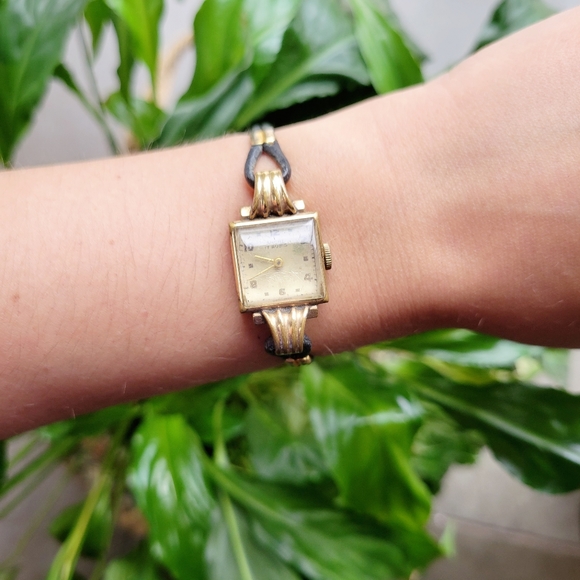 Vintage Ancre 17 Rubis Leather Cord Watch - Picture 6 of 9